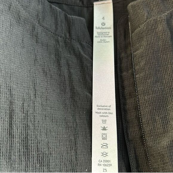 Lululemon Black Clear Intention Shirt Size 4 - Picture 7 of 7